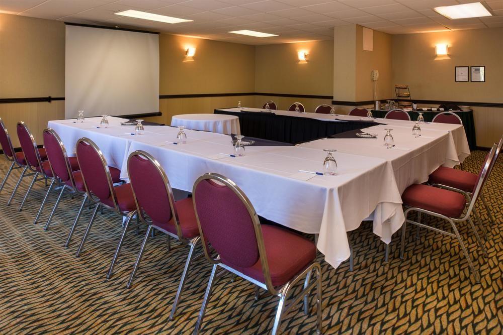 Ramada Plaza Rochester Airport Ngoại thất bức ảnh