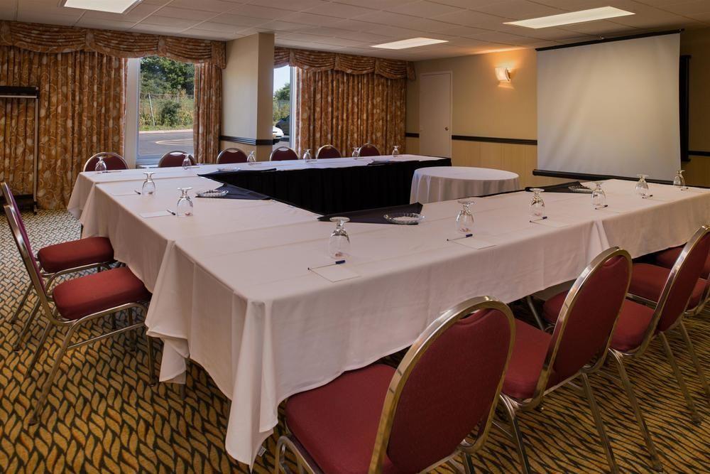 Ramada Plaza Rochester Airport Ngoại thất bức ảnh