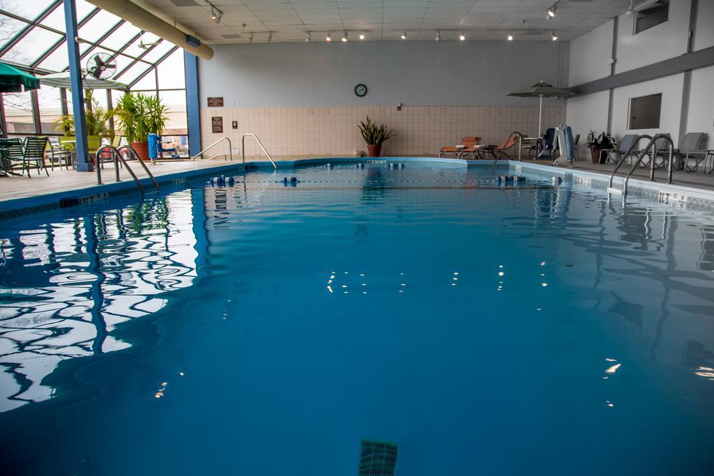 Ramada Plaza Rochester Airport Ngoại thất bức ảnh