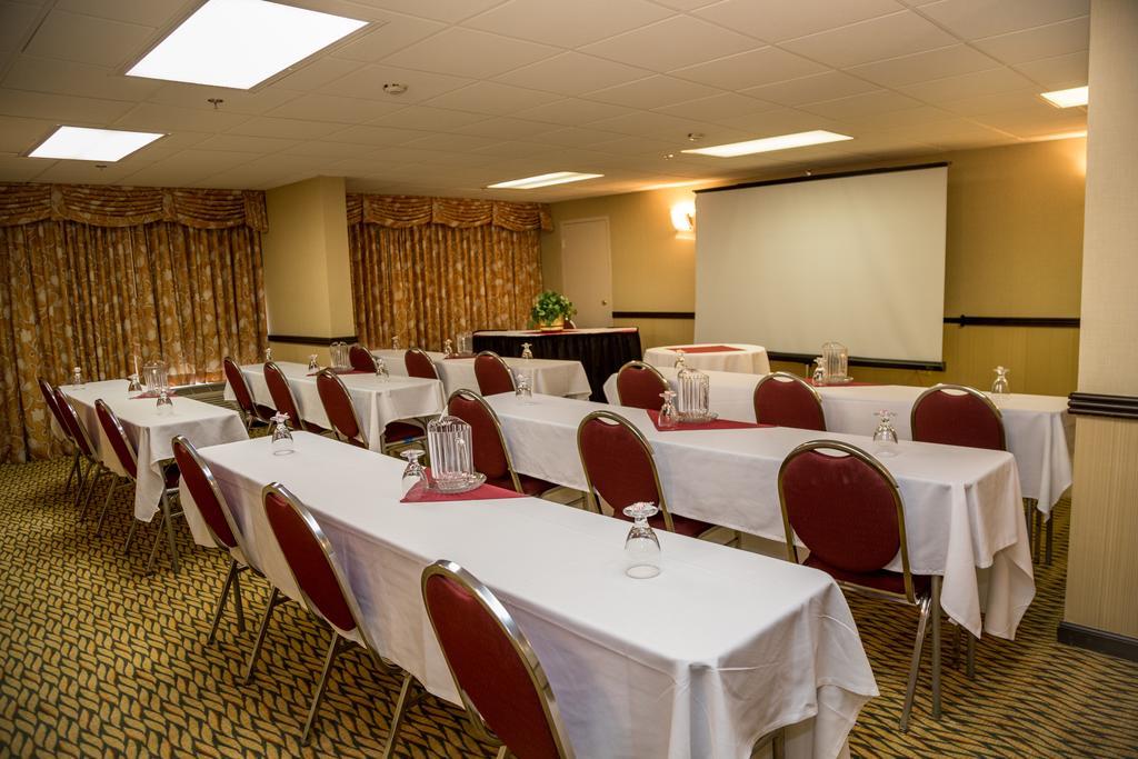 Ramada Plaza Rochester Airport Ngoại thất bức ảnh