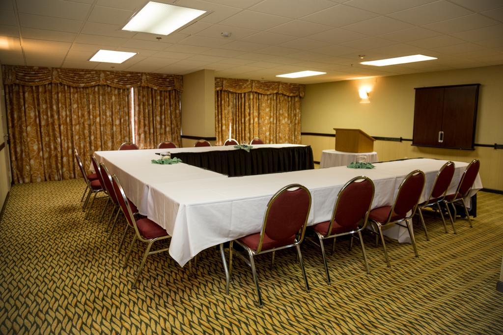 Ramada Plaza Rochester Airport Ngoại thất bức ảnh
