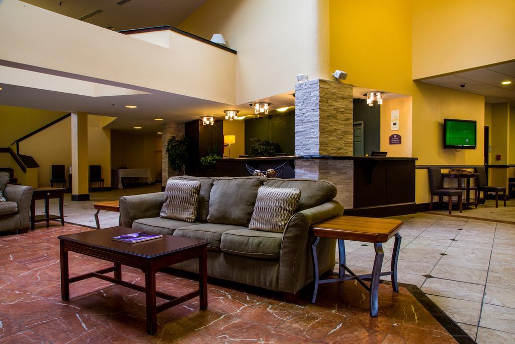 Ramada Plaza Rochester Airport Ngoại thất bức ảnh