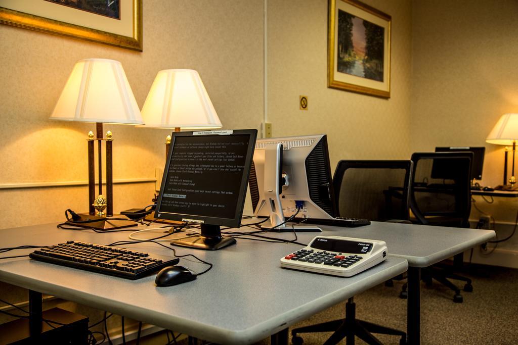 Ramada Plaza Rochester Airport Ngoại thất bức ảnh