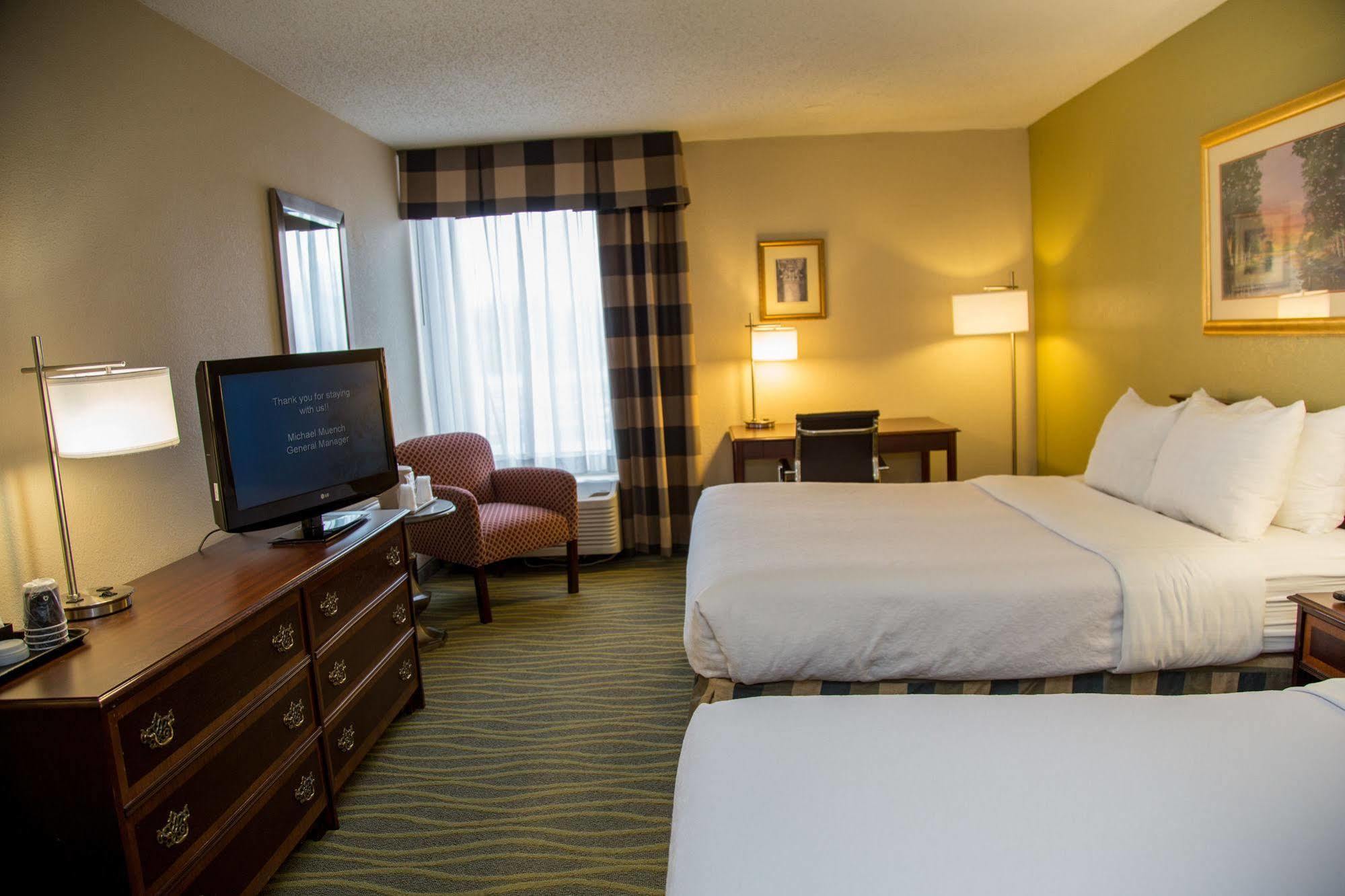 Ramada Plaza Rochester Airport Ngoại thất bức ảnh