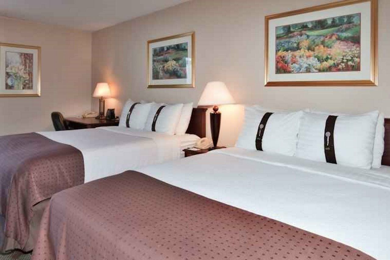 Ramada Plaza Rochester Airport Ngoại thất bức ảnh